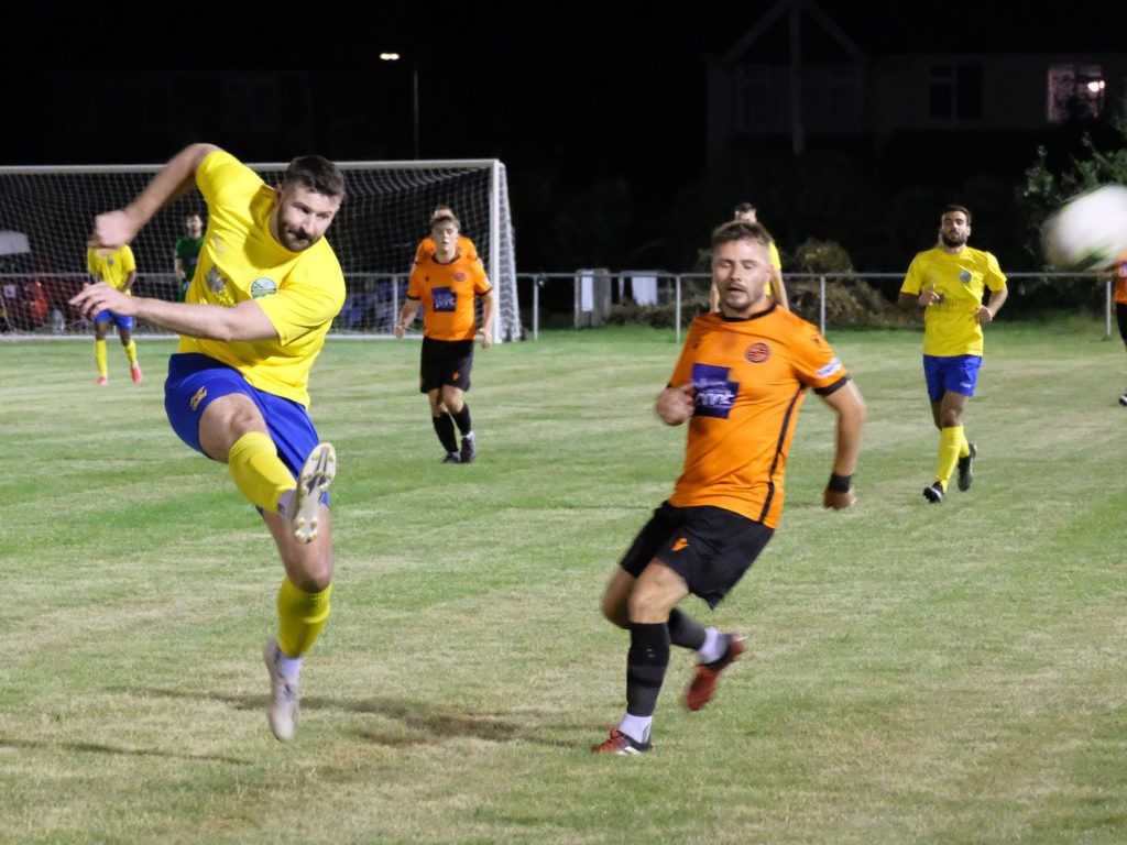 Wokingham & Emmbrook v Ascot United Pictures: Andrew Batt FootballinBerkshire