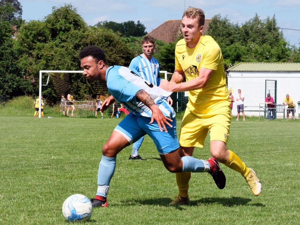 Finchampstead FC v Mortimer Pictures: Andrew Batt FootballinBerkshire