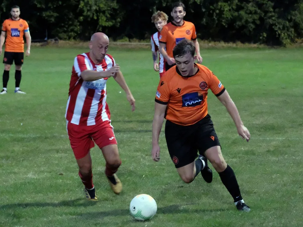 Wokingham & Emmbrook v Easington Sports Pictures: Andrew Batt FootballinBerkshire