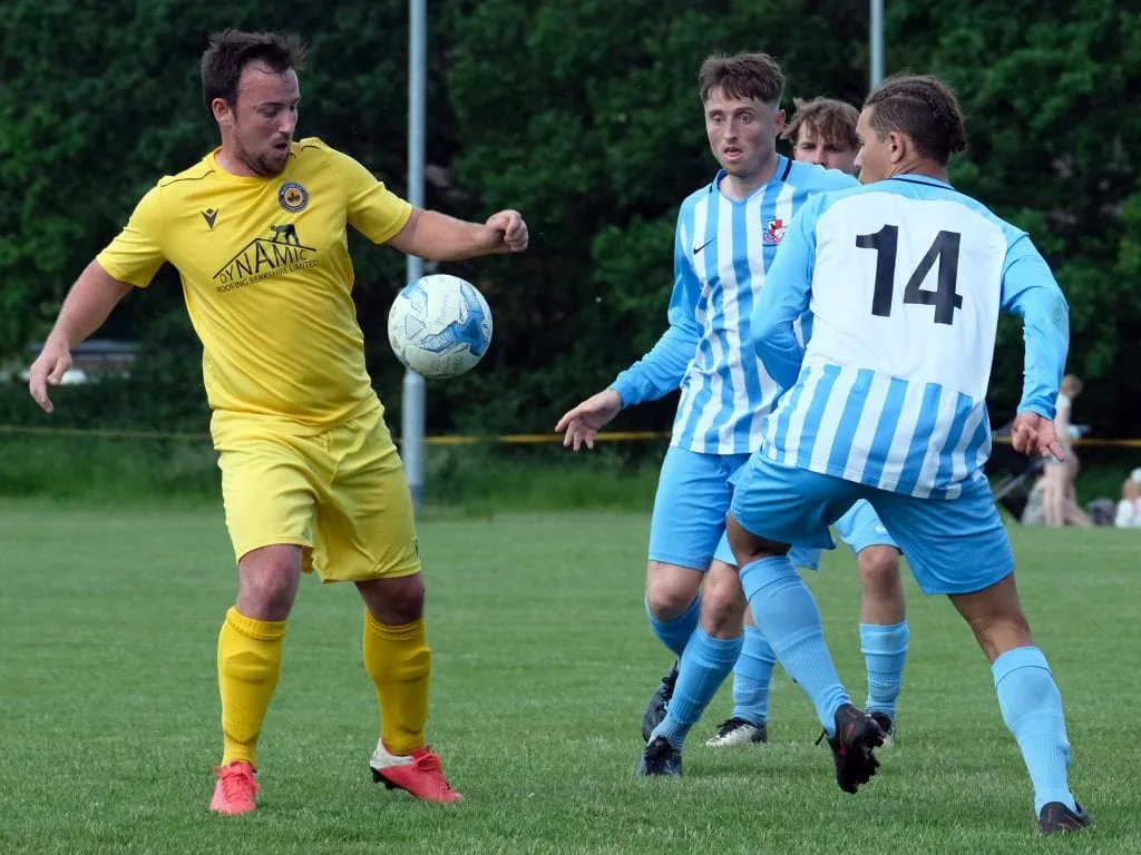 Finchampstead FC v Mortimer Pictures: Andrew Batt FootballinBerkshire