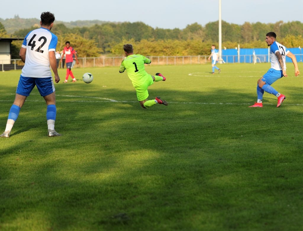 Eversley & California v Langley Pictures: Richard Milam