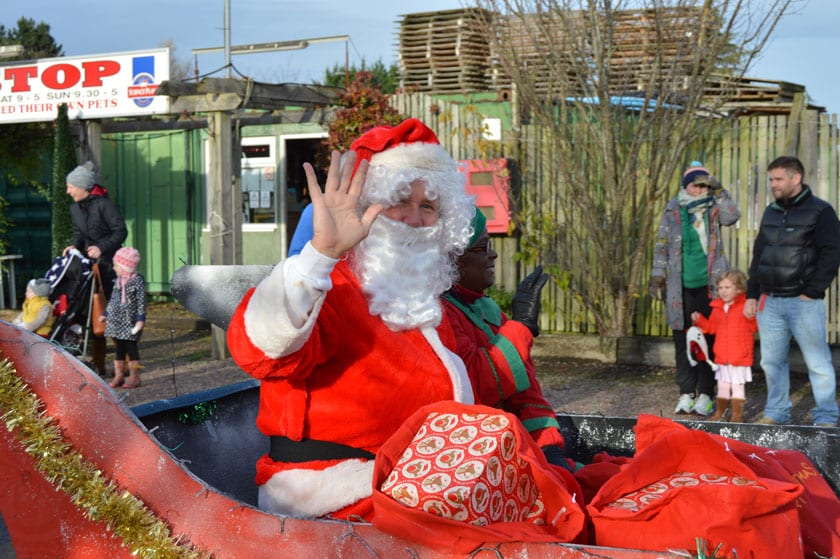 Hare Hatch Sheeplands Santa arrival