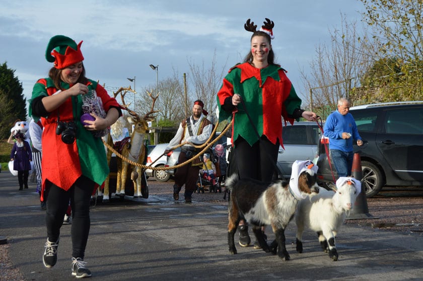 Hare Hatch Sheeplands Santa arrival