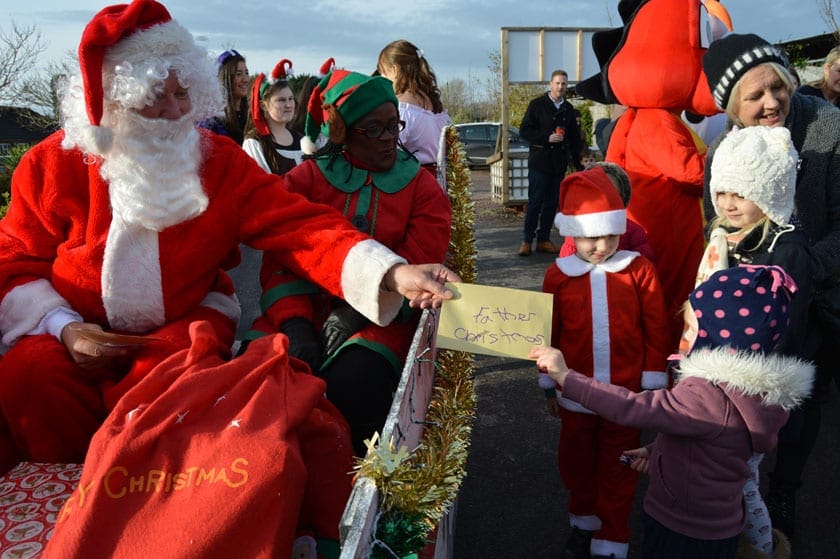 Hare Hatch Sheeplands Santa arrival