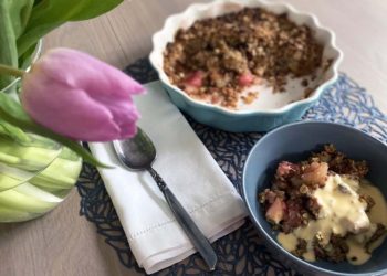 Spiced Apple & Rhubarb Crumble