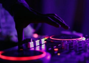 DJ