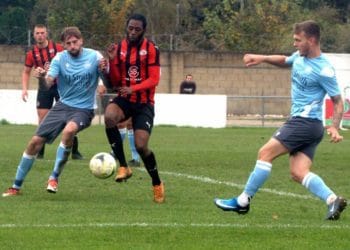 Woodley United v Sandhurst Town Pictures: Peter Toft
