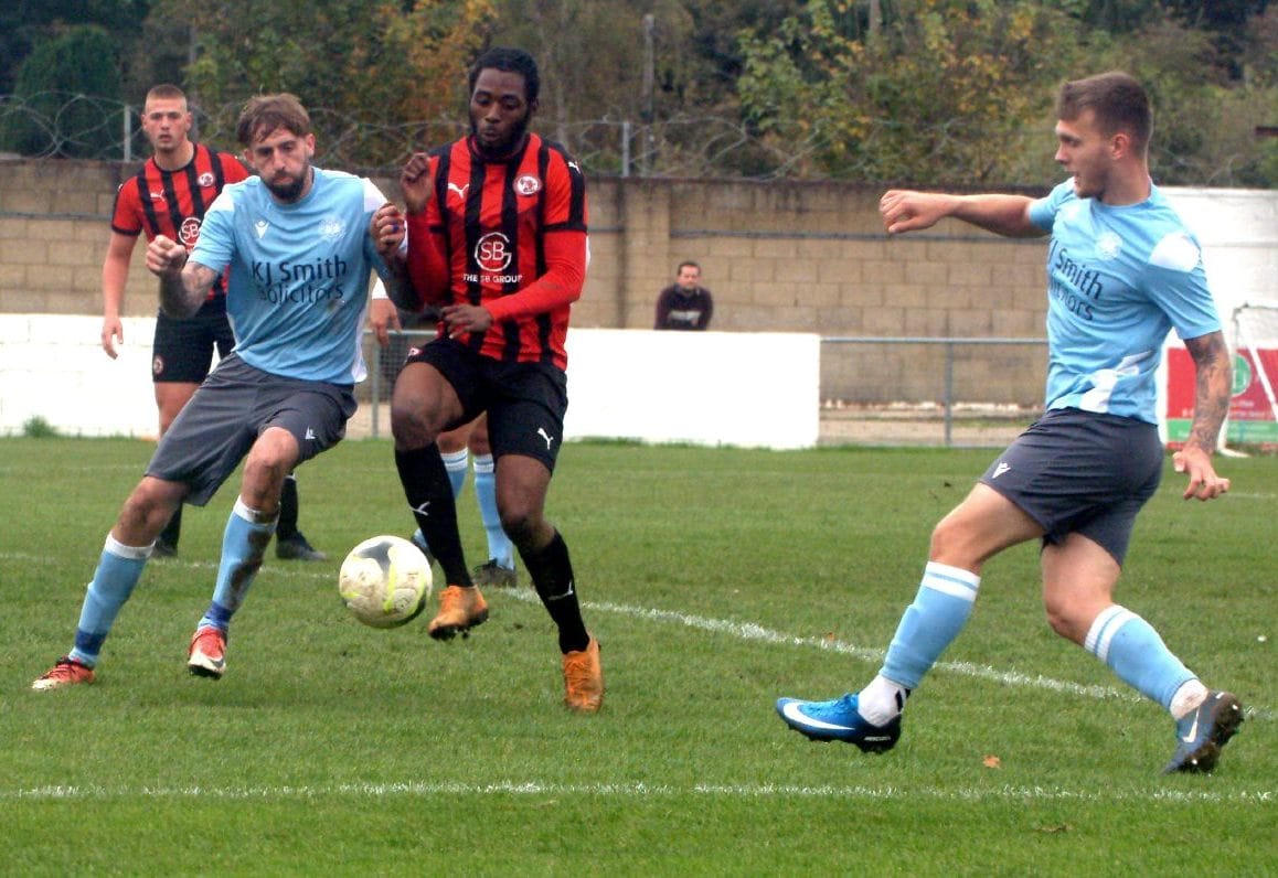 Woodley United v Sandhurst Town Pictures: Peter Toft