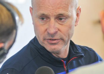 Reading manager Mark Bowen (pictures by Steve Smyth)