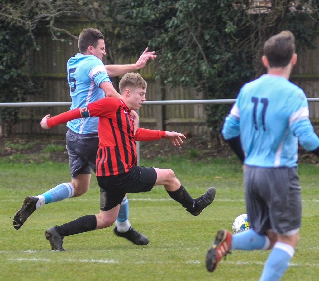 Finchampstead v Woodley United Royals