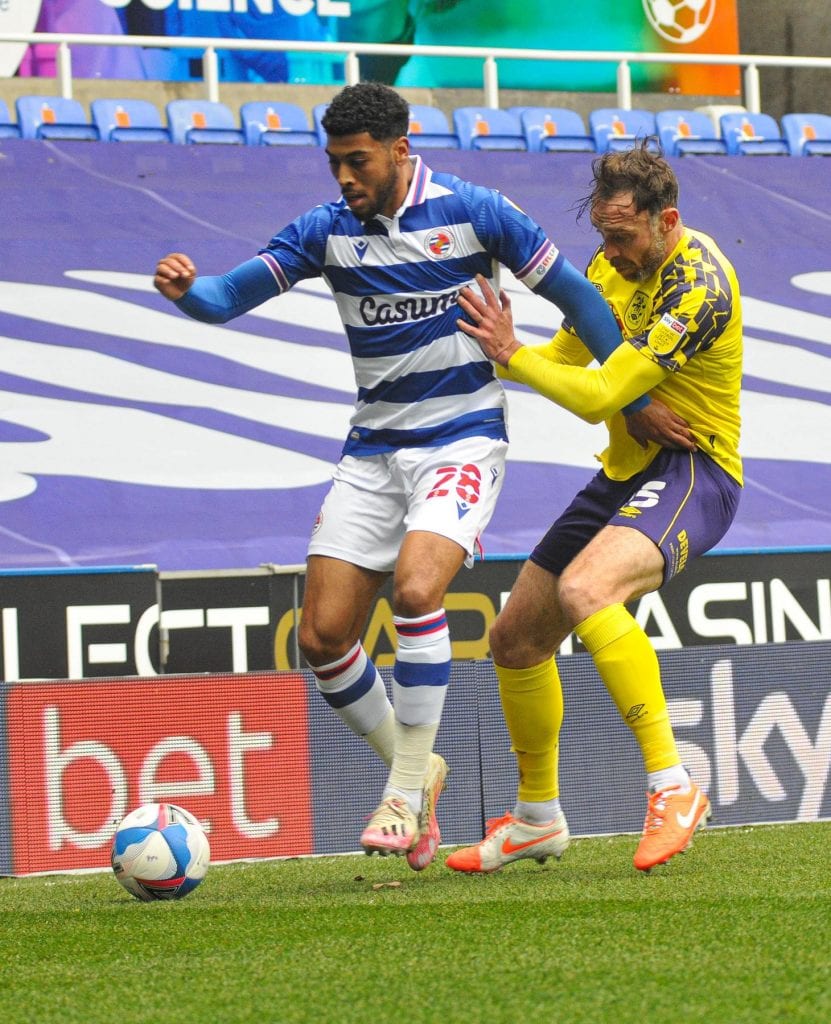 Reading v Huddersfield Town Pictures: Steve Smyth