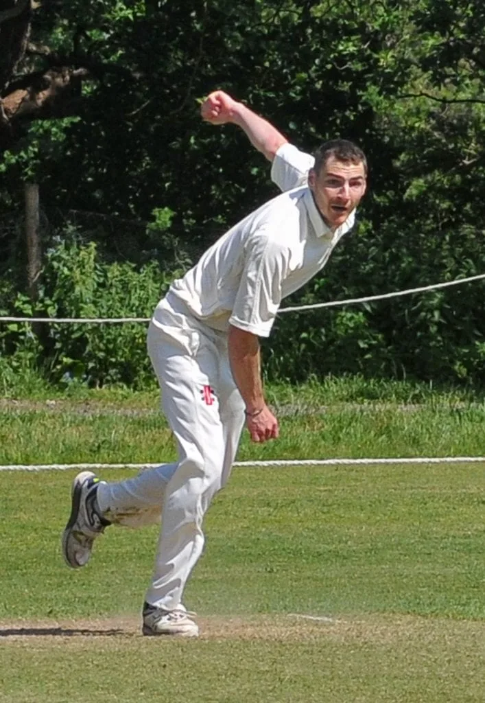 Eversley 2s (batting) v Wargrave 2sJack Clark bowling