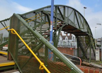 Wokingham railway station footbridge