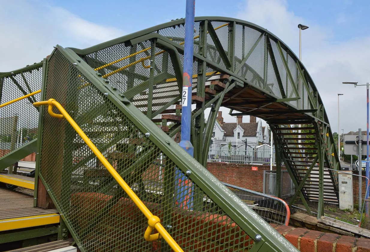 Wokingham railway station footbridge