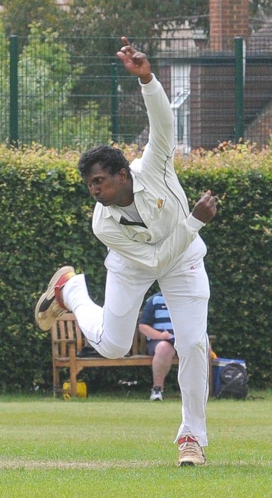 Finchampstead v Henley Madhawa Fernando (Finchampstead) bowling.