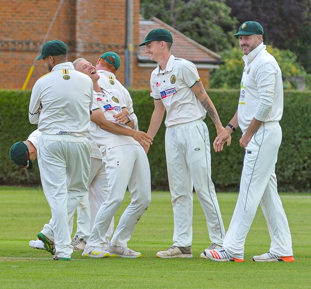 Wargrave (batting) v Wokingham Wokingham celebrate taking a wicket.