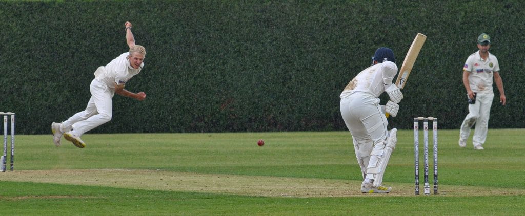 Wargrave (batting) v Wokingham Andy Rishton bowling to Rhodri Lewis.