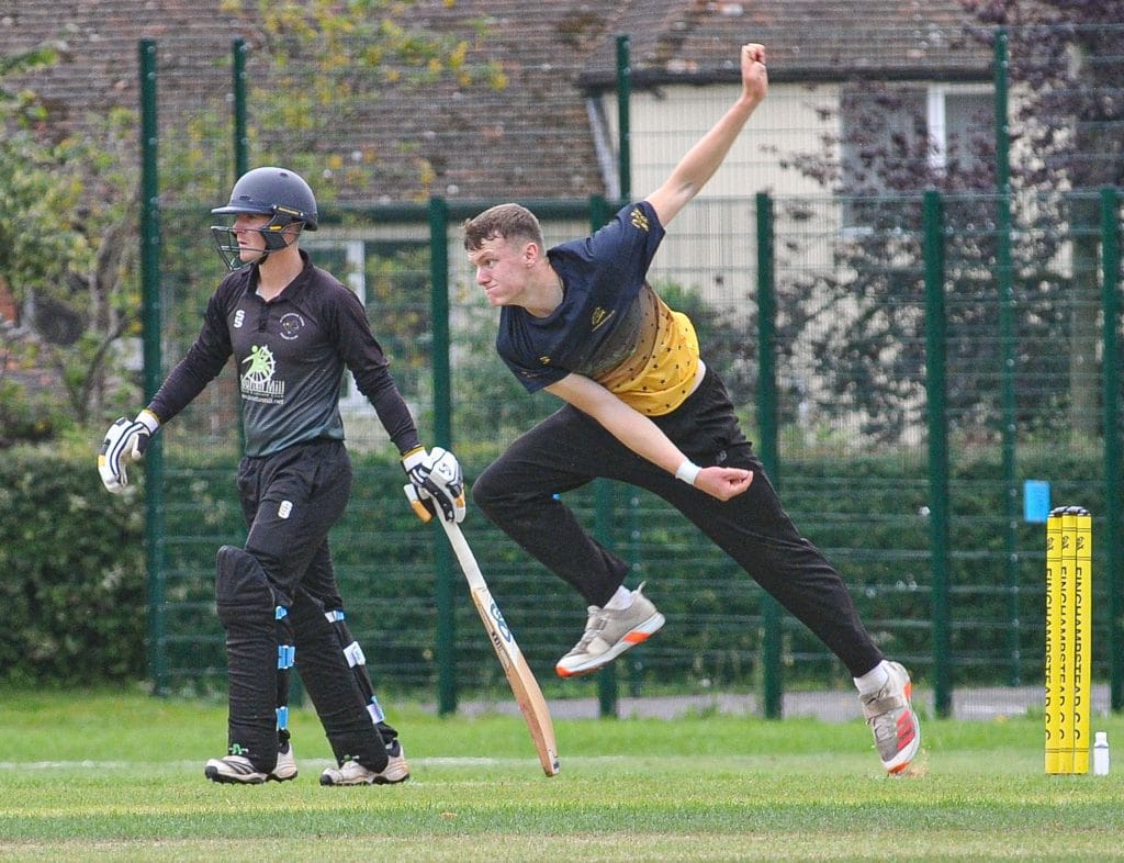 Finchampstead v Buckingham Town (batting). Liam Bulteel bowling