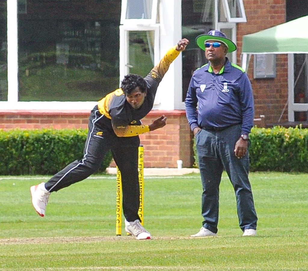 Finchampstead v Buckingham Town (batting). Madhawa Fernando bowling.