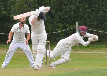 Eversley CC v Hurst CC (batting) Tom Howorth batting