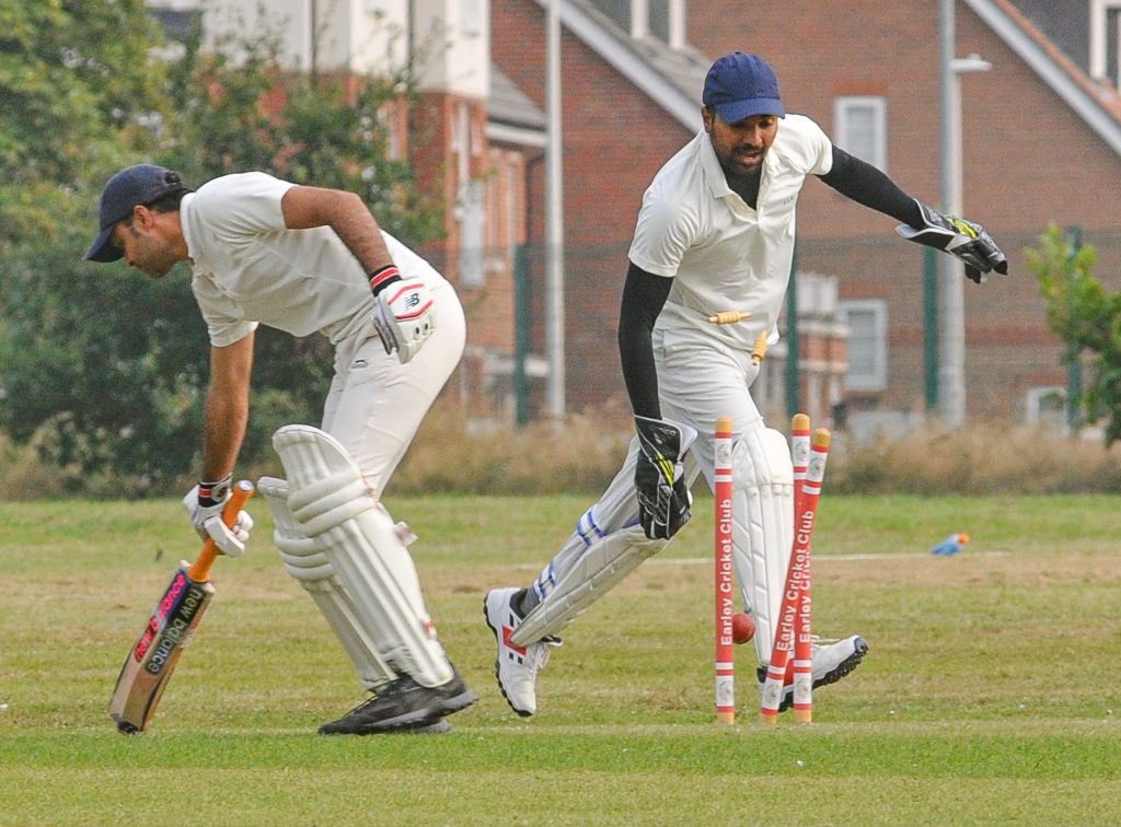 Earley CC (batting) v Woodley CC 2s Vish Shende runout