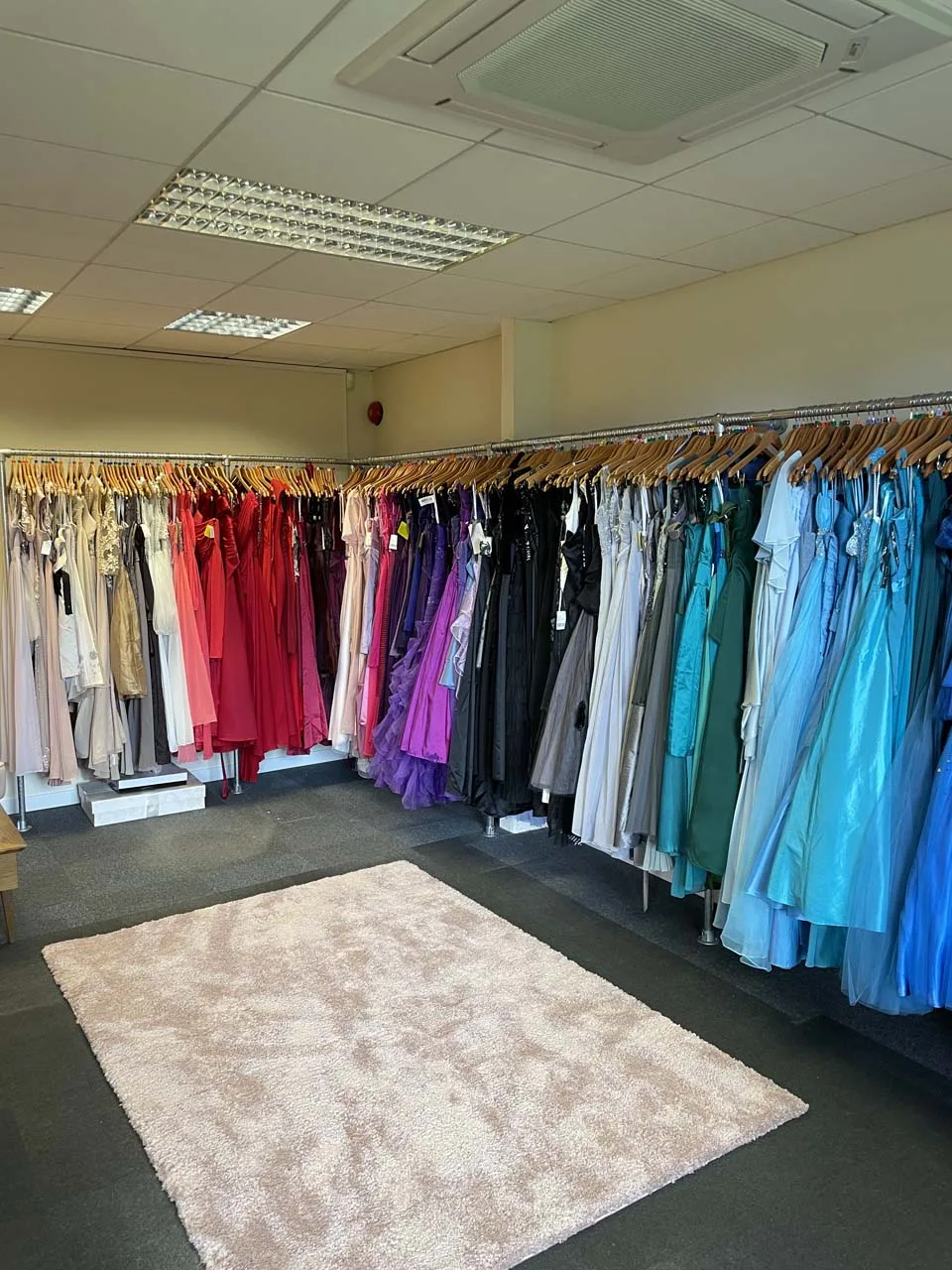 Cowshed expands prom dress hire helping girls go to the ball   Wokingham.Today