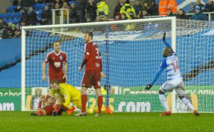 Sone Aluko calls for a corner