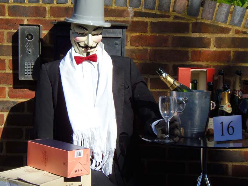 Sonning Scarecrows