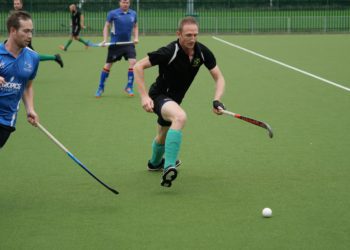 South Berks 2 v Oxford 3 Mens Hockey- pictures by Andrew Merritt