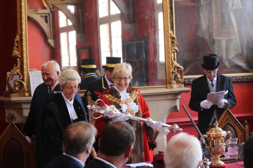 Wokingham Town Mayor making