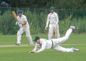 Wokinghams desperate fielding attempt