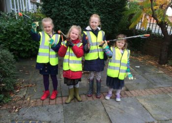 Young EASI litter pickers