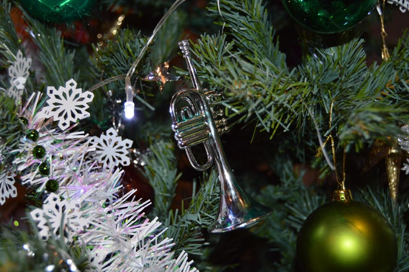 st marys shinfield christmas tree festival   o