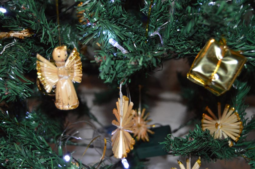 st marys shinfield christmas tree festival   o