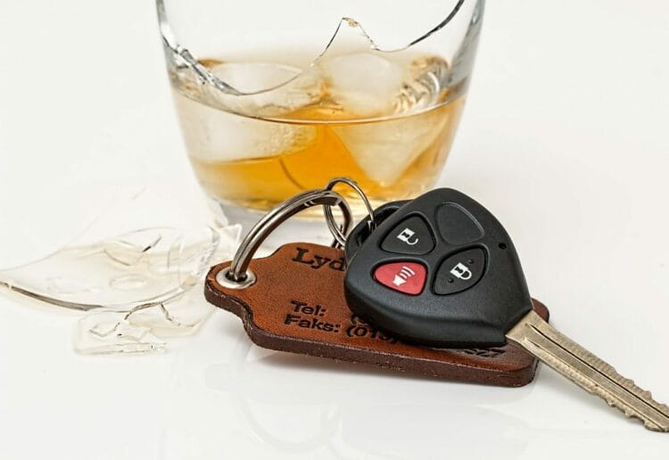 Don't drink and drink this Christmas Picture: Steve Buissinne from Pixabay