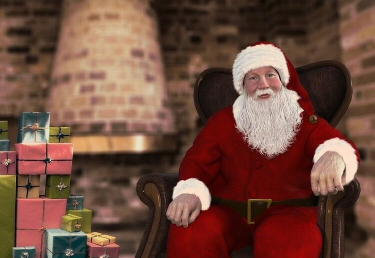 Santa in his grotto Picture: Pixabay