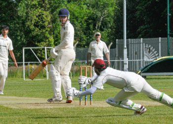 Emmbrook & Bearwood 2s (batting) v Hurley 2s

Adrian Trueman batting.