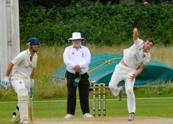 Wokingham v Banbury (batting)

Max Uttley bowling