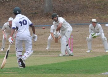 Crowthorne & Crown Wood CC v Shinfield CC (batting)

Fakhir Ali batting.