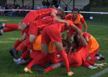 Binfield v Tonbridge Angels Pictures: Daisy Spiers