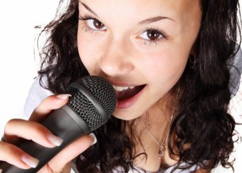 Singers can try out a session with the Rock Choir. Picture: PublicDomainPictures via Pixabay