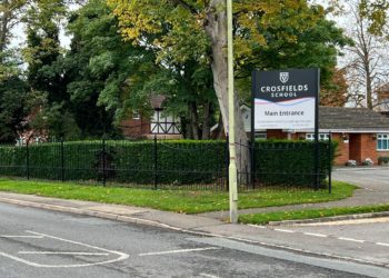 Crosfields School currently has no designated crossing close to its main entrance on Shinfield Road. Picture: Ji-Min Lee