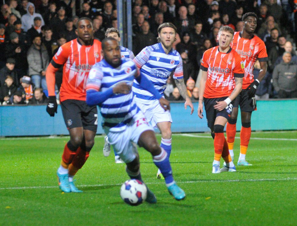 Luton Town v Reading Pictures: Steve Smyth