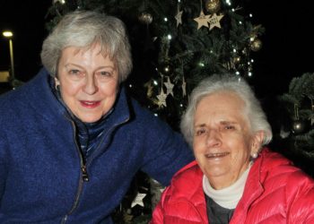 Twyford Christmas Lights Switch-on on Sunday.

Theresa May MP with Lady Elizabeth by the tree.