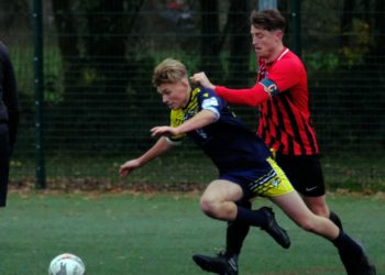 Windlesham v Finchampstead Pictures: Andrew Batt