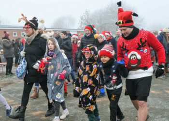 The Jingle Bells Jog at Emmbrook Primary School on Sunday.