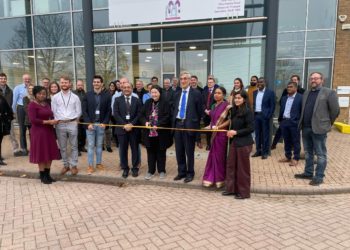 Sir John Redwood cuts the ribbon to declare M2M Pharmaecutical's new site open