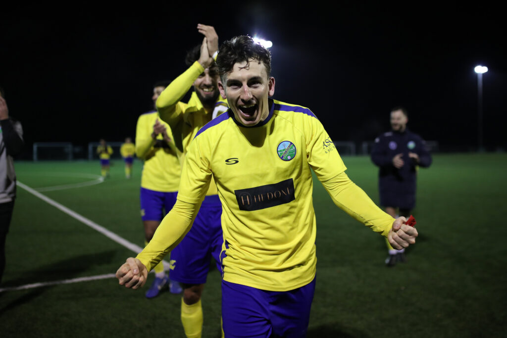 17/12/2022 Ascot Utd vs Windsor FC League Match, NG Sports Photography