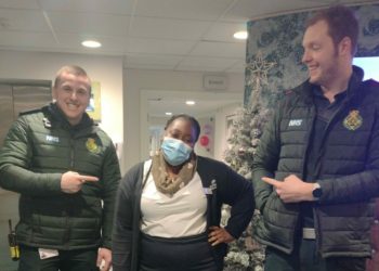 Paramedics being welcomed at Austen House care home in Lower Earley
