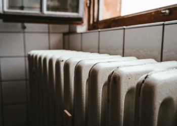 OUT IN THE COLD: Nearly 500 homes in Wokingham have no central heating Picture: Julian Hochgesang via Unsplash